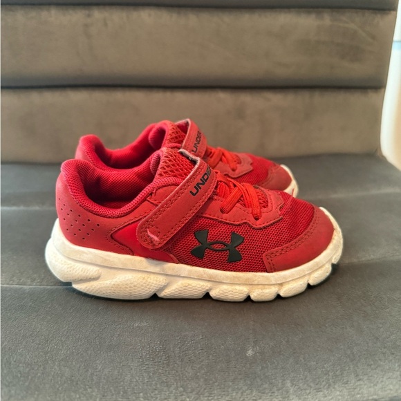 Under Armour Kids Red and Black Sneakers size 8c - Picture 3 of 4